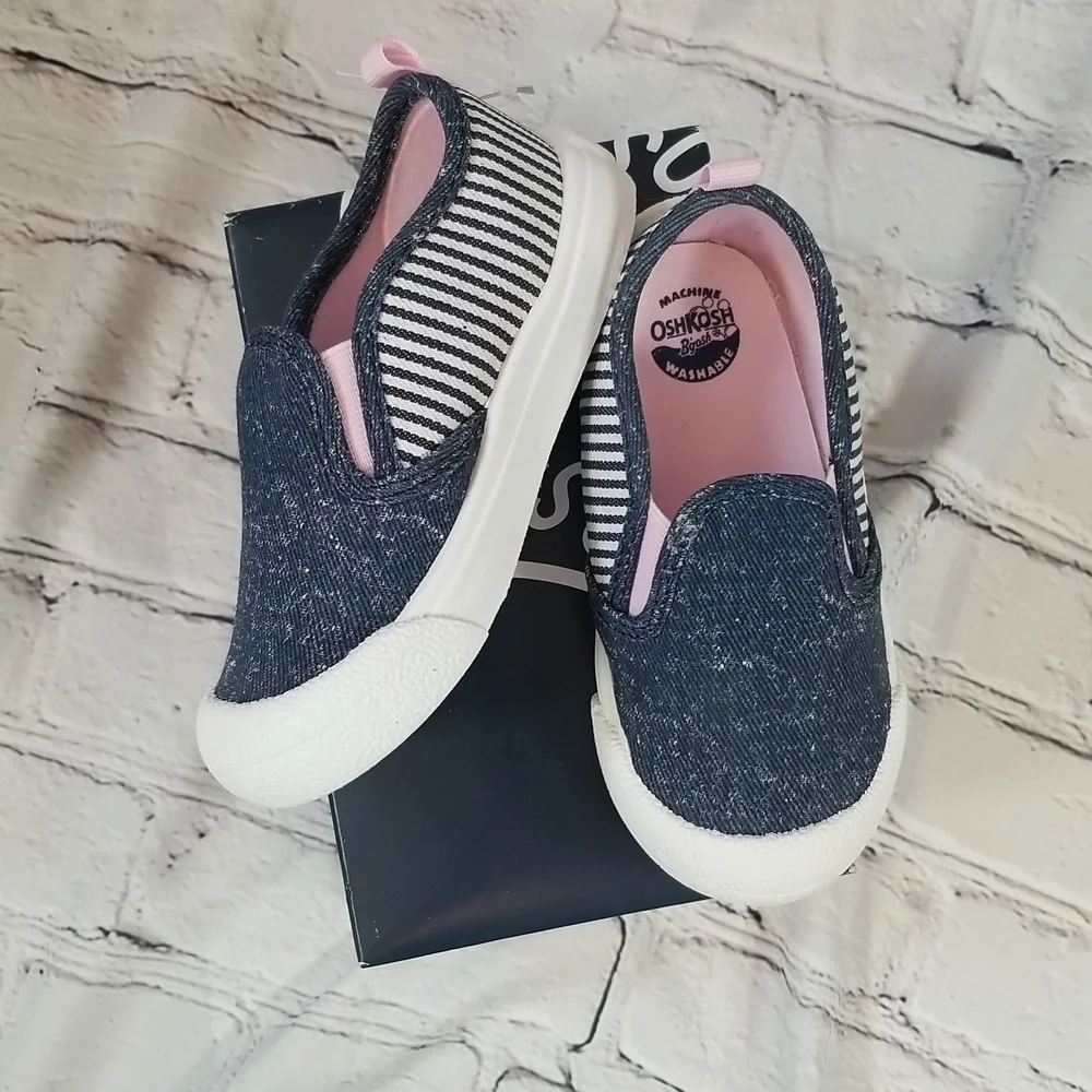 NWT Oshkosh b'gosh girls slip-on sneaker